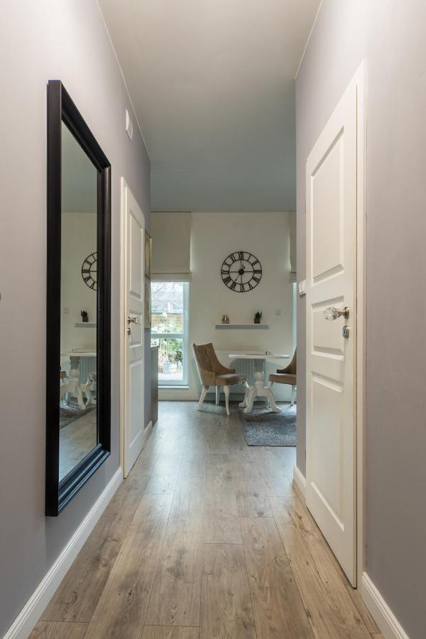 Kierbedzia 6 - Bezplatny Podziemny Parking - Free Parking - Piekny Ogrodek Z Tarasem - 2Km Lazienki Krolewskie - Wifi - Smart Tv 50 Cali - Good Apartments Warschau Exterior foto