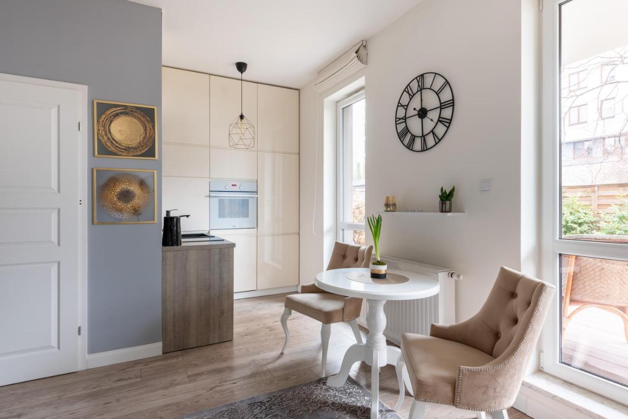 Kierbedzia 6 - Bezplatny Podziemny Parking - Free Parking - Piekny Ogrodek Z Tarasem - 2Km Lazienki Krolewskie - Wifi - Smart Tv 50 Cali - Good Apartments Warschau Exterior foto