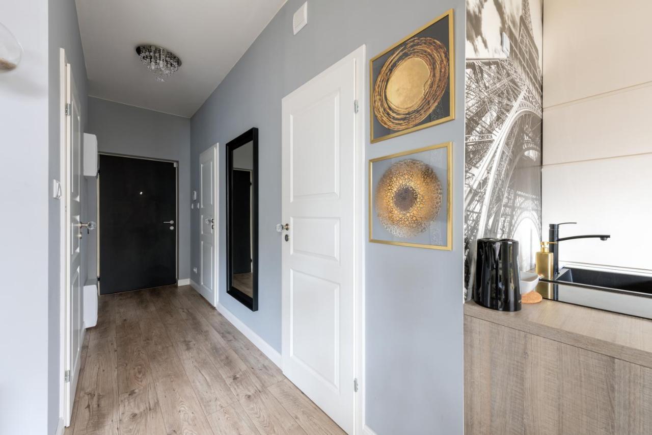 Kierbedzia 6 - Bezplatny Podziemny Parking - Free Parking - Piekny Ogrodek Z Tarasem - 2Km Lazienki Krolewskie - Wifi - Smart Tv 50 Cali - Good Apartments Warschau Exterior foto